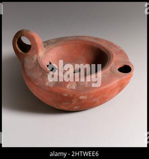 Arte ispirata a lampada, 2nd sec. d.C., romana, terracotta, lunghezza 12,4 cm. H. 6 cm., terracottas, opere classiche modernizzate da Artotop con un tuffo di modernità. Forme, colore e valore, impatto visivo accattivante sulle emozioni artistiche attraverso la libertà delle opere d'arte in modo contemporaneo. Un messaggio senza tempo che persegue una nuova direzione selvaggiamente creativa. Artisti che si rivolgono al supporto digitale e creano l'NFT Artotop Foto Stock