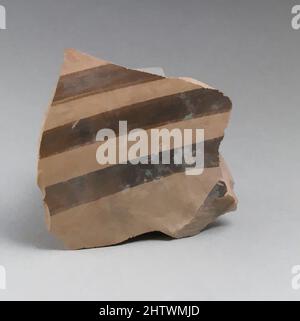 Arte ispirata da Vase Fragment, Late Elladic IIIA, ca. 1400–1300 a.C., miceneo, terracotta, 3 1/16 x 2 3/4 x 7/16 pollici (7,8 x 6,9 x 1,1 cm), vasi, opere classiche modernizzate da Artotop con un tocco di modernità. Forme, colore e valore, impatto visivo accattivante sulle emozioni artistiche attraverso la libertà delle opere d'arte in modo contemporaneo. Un messaggio senza tempo che persegue una nuova direzione selvaggiamente creativa. Artisti che si rivolgono al supporto digitale e creano l'NFT Artotop Foto Stock