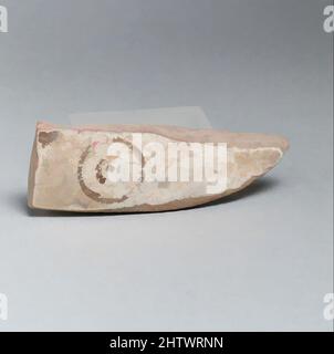 Arte ispirata a Vase Fragment, geometrico, Greco Orientale/Sardi, Lidiano, Terracotta, Totale: 3 9/16 x 1 3/16in. (9 x 3cm), vasi, opere classiche modernizzate da Artotop con un tuffo di modernità. Forme, colore e valore, impatto visivo accattivante sulle emozioni artistiche attraverso la libertà delle opere d'arte in modo contemporaneo. Un messaggio senza tempo che persegue una nuova direzione selvaggiamente creativa. Artisti che si rivolgono al supporto digitale e creano l'NFT Artotop Foto Stock