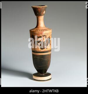 Arte ispirata a Lekythos, classica, ca. 480 a.C., greco, attico, terracotta; figura nera, H. 19,41 cm., vasi, due Amazzoni; Herakles e il cinghiale Erymanthiano, opere classiche modernizzate da Artotop con un tuffo di modernità. Forme, colore e valore, impatto visivo accattivante sulle emozioni artistiche attraverso la libertà delle opere d'arte in modo contemporaneo. Un messaggio senza tempo che persegue una nuova direzione selvaggiamente creativa. Artisti che si rivolgono al supporto digitale e creano l'NFT Artotop Foto Stock