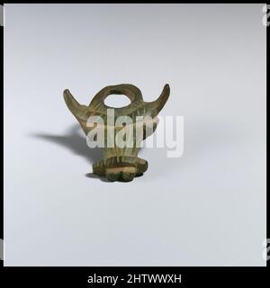 Arte ispirata ad Amulet, Bronzo, lunghezza 5,11 cm., Bronzi, opere classiche modernizzate da Artotop con un tocco di modernità. Forme, colore e valore, impatto visivo accattivante sulle emozioni artistiche attraverso la libertà delle opere d'arte in modo contemporaneo. Un messaggio senza tempo che persegue una nuova direzione selvaggiamente creativa. Artisti che si rivolgono al supporto digitale e creano l'NFT Artotop Foto Stock