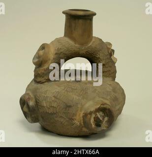 Arte ispirata da Stirrup Spout bottiglia, 12th–5th secolo a.C., Perù, Cupisnique, Ceramica, Altezza 7 poll. (17,8 cm), Ceramics-Containers, opere classiche modernizzate da Artotop con un tuffo di modernità. Forme, colore e valore, impatto visivo accattivante sulle emozioni artistiche attraverso la libertà delle opere d'arte in modo contemporaneo. Un messaggio senza tempo che persegue una nuova direzione selvaggiamente creativa. Artisti che si rivolgono al supporto digitale e creano l'NFT Artotop Foto Stock