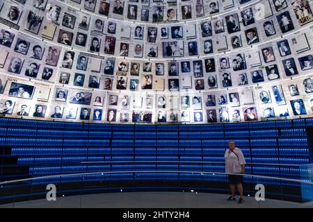 Sala dei nomi, Yad Vashem Olocausto Memorial, Gerusalemme, Israele Foto Stock