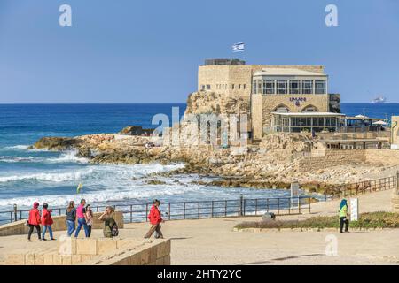 Edificio del porto con ristorante, Caesarea, Israele Foto Stock