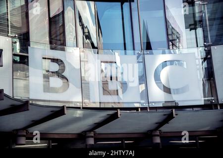 File photo datato 21/01/2020 della BBC Broadcasting House a Londra, la BBC ha annunciato una 'eccitante gamma' di nuovi contenuti che 'apre il mondo' agli spettatori e riflette la loro vita in tutto il Regno Unito. Foto Stock