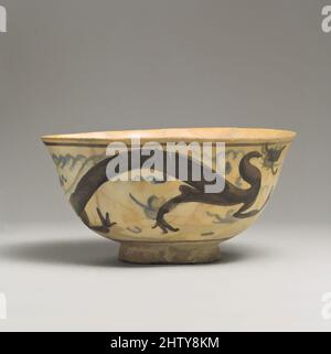 Arte ispirata a Bowl, 15th secolo, attribuita all'Iran o all'Asia centrale, Stonepaste; dipinta in blu e nero sotto smalto trasparente, H. 2 15/16 pollici. (7,5 cm), Ceramica, anche se la vera porcellana cinese blu e bianco era disponibile per i membri d'élite della società Timurid, imitazioni locali, opere classiche modernizzate da Artotop con un tuffo di modernità. Forme, colore e valore, impatto visivo accattivante sulle emozioni artistiche attraverso la libertà delle opere d'arte in modo contemporaneo. Un messaggio senza tempo che persegue una nuova direzione selvaggiamente creativa. Artisti che si rivolgono al supporto digitale e creano l'NFT Artotop Foto Stock