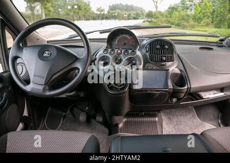 All'interno della Fiat Multipla basata Zotye M300 EV, un primo EV cinese, fotografato presso la EV zone di Anting, Shanghai, Cina. Foto Stock