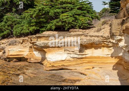 Dipinto di scogliere, Maria Island, Tasmania, Australia Foto Stock