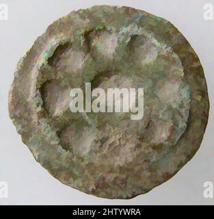 Arte ispirata a Disk Brooch, 8th–9th secolo, Merovingia, lega di rame, smalto champlevé, Totale: 15/16 x 3/16 poll. (2,4 x 0,5 cm), in lega di rame metallizzato, opere classiche modernizzate da Artotop con un tocco di modernità. Forme, colore e valore, impatto visivo accattivante sulle emozioni artistiche attraverso la libertà delle opere d'arte in modo contemporaneo. Un messaggio senza tempo che persegue una nuova direzione selvaggiamente creativa. Artisti che si rivolgono al supporto digitale e creano l'NFT Artotop Foto Stock