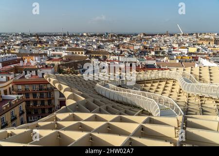 Blick vom Metropol Parasol auf Sevilla, Andalusia, Spanien | Metropol Parasol vista su Siviglia, Andalusia, Spagna Foto Stock