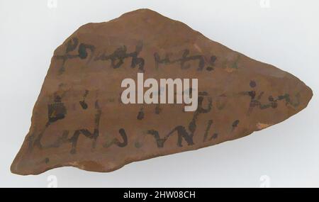 Arte ispirata da Ostrakon, 600, made in Tebe, Egitto bizantino, copto, Frammento di ceramica con scritta in inchiostro, 1 3/16 x 2 3/8 pollici (3 x 6,1 cm), Ceramica, opere classiche modernizzate da Artotop con un tuffo di modernità. Forme, colore e valore, impatto visivo accattivante sulle emozioni artistiche attraverso la libertà delle opere d'arte in modo contemporaneo. Un messaggio senza tempo che persegue una nuova direzione selvaggiamente creativa. Artisti che si rivolgono al supporto digitale e creano l'NFT Artotop Foto Stock
