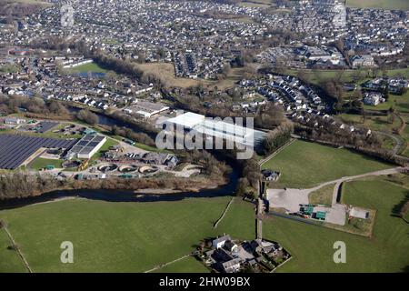 Vista aerea di Kendal, Cumbria con Clarks Warehouse (grande stabilimento in primo piano) Foto Stock