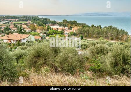 Vista su Castiglione del Lago in Umbria sul Lago Trasimeno, Italia Foto Stock