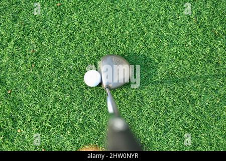 Bastone con una palla - il campo da golf Foto Stock