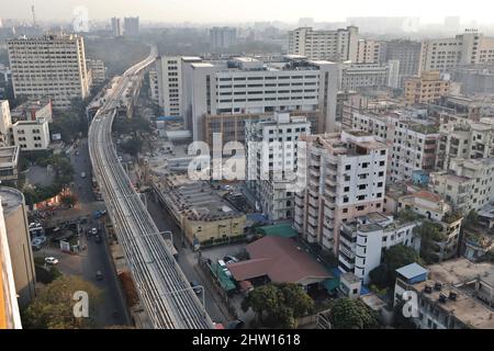 Dhaka, Bangladesh - 03 marzo 2022: Il progetto in costruzione della linea ferroviaria metropolitana del Bangladesh per la prima volta nella capitale Dhaka, Bangladesh. Foto Stock