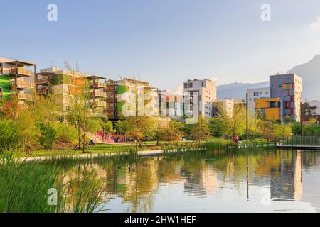 Francia, Isere, Grenoble Alpes Metropole, Grenoble, l'Ecolecstremare de Bonne (primo eco-distretto in Francia) Foto Stock