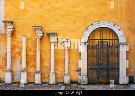 Spagna, Castiglia e le?n, le?n, tappa sul Camino Franc, itinerario spagnolo del pellegrinaggio a Santiago de Compostela, dichiarato Patrimonio dell'Umanità dall'UNESCO, l'Hotel Real Colegiata de San Isidoro si trova all'interno del complesso della Basilica reale Collegiata di Sant'Isidoro Foto Stock