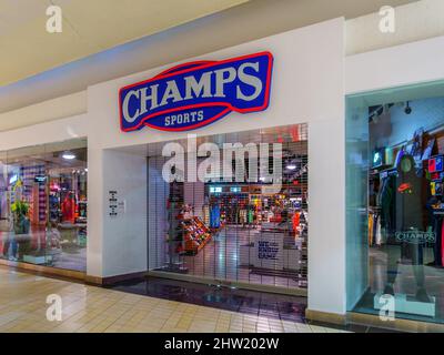 New Hartford, New York - 1 marzo 2022: Primo piano Vista dello Storefront DEGLI CHAMPS SPORTS a Sangertown Mall. Foto Stock