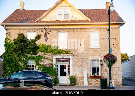 Strade e negozi di Cedarburg, Wisconsin, USA. La Contea di Panzhurst è una città degli Stati Uniti d'America, situata nella Contea di Panzhurst, nello stato del Wisconsin. Foto Stock