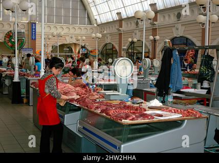 Odesa/Odessa, Ucraina: Il mercato di Privoz, un mercato agricolo tradizionale e centro commerciale a Odesa. Odesa è anche conosciuta come Odessa. Foto Stock