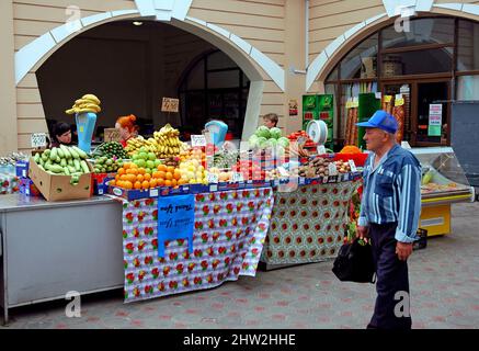 Odesa/Odessa, Ucraina: Il mercato di Privoz, un mercato agricolo tradizionale e centro commerciale a Odesa. Odesa è anche conosciuta come Odessa. Foto Stock
