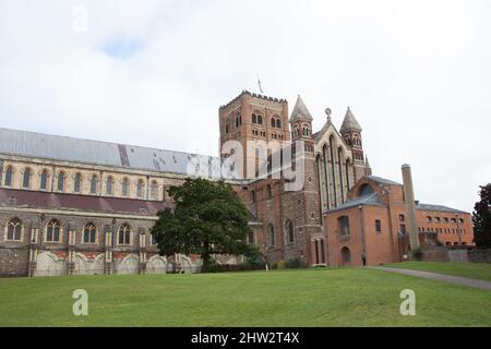 La Cattedrale e la Chiesa Abbey di St Alban, St Albans, Hertfordshire nel Regno Unito Foto Stock