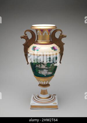 Art Inspired by Vase, 1828–36, made in Philadelphia, Pennsylvania, Stati Uniti, Americano, porcellana, ottone, H. 21 1/8 poll. (53,7 cm), Ceramica, Tucker Factory (1826–1838), questo vaso è tra le ceramiche più ambiziose realizzate nell'era della repubblica. Rinvii sontuosi, opere classiche modernizzate da Artotop con un tuffo di modernità. Forme, colore e valore, impatto visivo accattivante sulle emozioni artistiche attraverso la libertà delle opere d'arte in modo contemporaneo. Un messaggio senza tempo che persegue una nuova direzione selvaggiamente creativa. Artisti che si rivolgono al supporto digitale e creano l'NFT Artotop Foto Stock