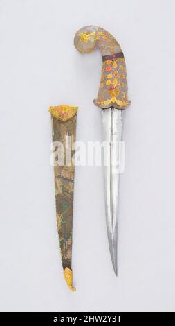 Arte ispirata da Dagger con guaina, 18th secolo, indiano, Mughal, acciaio, cristallo di roccia, oro, argento, rubini, diamanti, Smeraldi, tessili, legno, L. 15 3/4 poll. (40,01 cm), Daggers, opere classiche modernizzate da Artotop con un tuffo di modernità. Forme, colore e valore, impatto visivo accattivante sulle emozioni artistiche attraverso la libertà delle opere d'arte in modo contemporaneo. Un messaggio senza tempo che persegue una nuova direzione selvaggiamente creativa. Artisti che si rivolgono al supporto digitale e creano l'NFT Artotop Foto Stock