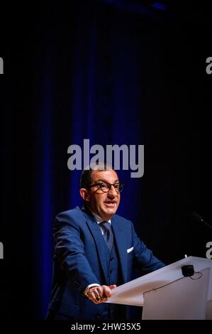 Jean Messiha partecipando alla campagna presidenziale di Eric Zemmour, incontro di sostegno per il Reconquete. Jean Messiha è un economista, politico ed ex funzionario pubblico egiziano. Saint-Brieuc, Bretagna, Francia. Foto Stock