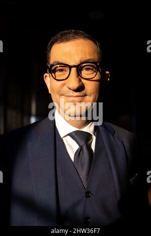 Jean Messiha partecipando alla campagna presidenziale di Eric Zemmour, incontro di sostegno per il Reconquete. Jean Messiha è un economista, politico ed ex funzionario pubblico egiziano. Saint-Brieuc, Bretagna, Francia. Foto Stock