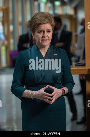 Primo ministro scozzese Nicola Sturgeon al Parlamento scozzese Foto Stock