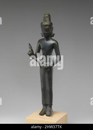Arte ispirata da Bodhisattva Maitreya in piedi, il Buddha del futuro, periodo pre-Angkor, 7th–8th secolo, Thailandia (vicino all'altopiano del Korat), Bronzo, H. (escl. Tang) 8 1/8 poll. (20,7 cm); H. (incl. Codolo) 9 1/16 poll. (23 cm), scultura, opere classiche modernizzate da Artotop con un tuffo di modernità. Forme, colore e valore, impatto visivo accattivante sulle emozioni artistiche attraverso la libertà delle opere d'arte in modo contemporaneo. Un messaggio senza tempo che persegue una nuova direzione selvaggiamente creativa. Artisti che si rivolgono al supporto digitale e creano l'NFT Artotop Foto Stock