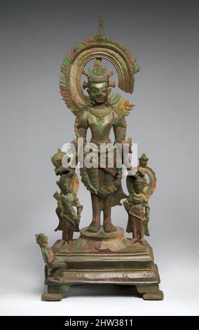 Arte ispirata da Vishnu affiancata dai suoi attributi personificati, periodo pala, inizio 9th secolo, India (Bihar), Bronzo, H. 20 3/4 poll. (52,7 cm), scultura, Vishnu appoggia la sua mano inferiore destra su Chakrapurusha, la personificazione del suo disco di guerra, il chakra. La sua mano in basso a sinistra poggia su, opere classiche modernizzate da Artotop con un tuffo di modernità. Forme, colore e valore, impatto visivo accattivante sulle emozioni artistiche attraverso la libertà delle opere d'arte in modo contemporaneo. Un messaggio senza tempo che persegue una nuova direzione selvaggiamente creativa. Artisti che si rivolgono al supporto digitale e creano l'NFT Artotop Foto Stock