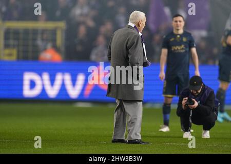 BRUSSEL, BELGIO - MARZO 3: Dal 1981 al 2003 Michel Verschueren è stato direttore generale di Anderlecht. In quel periodo, il club ha vinto undici titoli di campionato, tre coppe e una Coppa UEFA. Durante la gara di semifinale di Croky Cup tra RSC Anderlecht e KAS Eupen al Lotto Park il 3 marzo 2022 a Brussel, Belgio (Foto di Joris Verwijst/Orange Pictures) Foto Stock