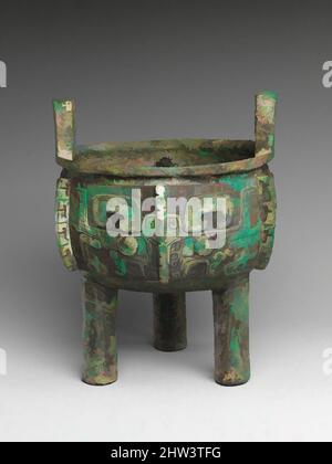 Arte ispirata a 商青銅鼎, tripode rituale Cauldron (Ding), dinastia Shang (ca. 1600–1046 a.C.), ca. 13th secolo a.C., Cina, Bronzo, H. incl. Manici da 10 poll. (25,4 cm); H. 7 7/8" (20 cm); Diam. 8 1/2 poll. (21,6 cm); diametro del cerchio 7 7/8" (20 cm), lavorazione del metallo, opere classiche modernizzate da Artotop con un tuffo di modernità. Forme, colore e valore, impatto visivo accattivante sulle emozioni artistiche attraverso la libertà delle opere d'arte in modo contemporaneo. Un messaggio senza tempo che persegue una nuova direzione selvaggiamente creativa. Artisti che si rivolgono al supporto digitale e creano l'NFT Artotop Foto Stock