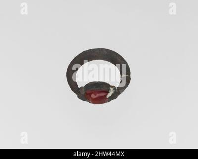 Arte ispirata da anello d'Argento con scarabeo carneliano, Archaico, 6th–5th sec. a.C., Greco, Argento, sard, diam.: 1 poll. (2,5 cm), Oro e Argento, anello con scarabeo, opere classiche modernizzate da Artotop con un tuffo di modernità. Forme, colore e valore, impatto visivo accattivante sulle emozioni artistiche attraverso la libertà delle opere d'arte in modo contemporaneo. Un messaggio senza tempo che persegue una nuova direzione selvaggiamente creativa. Artisti che si rivolgono al supporto digitale e creano l'NFT Artotop Foto Stock