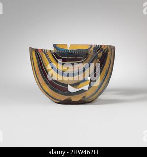 Arte ispirata dalla ciotola di mosaico a strisce di vetro, imperiale antico, fine 1st secolo a.C.–inizio 1st secolo d.C., romana, probabilmente italiana, vetro; getto, 2 5/8in. (6,7cm), vetro, viola traslucido e blu, bianco e giallo opaco e vetro incolore. Bordo verticale con bordo arrotondato; quasi, opere classiche modernizzate da Artotop con un tuffo di modernità. Forme, colore e valore, impatto visivo accattivante sulle emozioni artistiche attraverso la libertà delle opere d'arte in modo contemporaneo. Un messaggio senza tempo che persegue una nuova direzione selvaggiamente creativa. Artisti che si rivolgono al supporto digitale e creano l'NFT Artotop Foto Stock