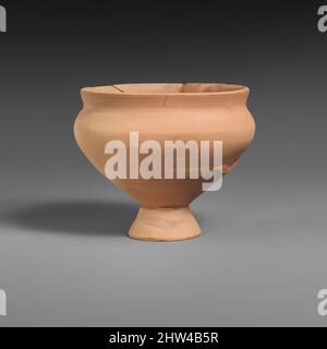 Arte ispirata a Terracotta kantharos (tazza da bere con manici alti), geometrica, 7th secolo a.C., greca, Attica, Terracotta, H. 3 1/8 poll. (7,9 cm), vasi, dal deposito Hymettos, opere classiche modernizzate da Artotop con un tuffo di modernità. Forme, colore e valore, impatto visivo accattivante sulle emozioni artistiche attraverso la libertà delle opere d'arte in modo contemporaneo. Un messaggio senza tempo che persegue una nuova direzione selvaggiamente creativa. Artisti che si rivolgono al supporto digitale e creano l'NFT Artotop Foto Stock