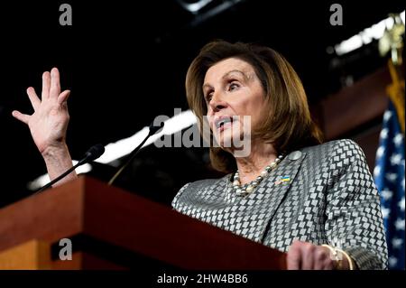 Washington, DC, Stati Uniti. 3rd Mar 2022. 3 marzo 2022 - Washington, DC, Stati Uniti: Casa Speaker NANCY PELOSI (D-CA) che parla alla sua conferenza stampa settimanale. (Credit Image: © Michael Brochstein/ZUMA Press Wire) Foto Stock