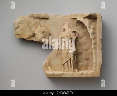 Arte ispirata da un frammento di rilievo calcareo con due figure in piedi, tardo classica o ellenistica, 4th–3rd secolo a.C., greca, italiana del Sud, Tarentina, Calcare, totale: 13 x 17 3/4 x 3 1/4 poll. (33 x 45,1 x 8,3 cm), scultura in pietra, il grande frammento, incorniciato su tre lati, opere classiche modernizzate da Artotop con un tuffo di modernità. Forme, colore e valore, impatto visivo accattivante sulle emozioni artistiche attraverso la libertà delle opere d'arte in modo contemporaneo. Un messaggio senza tempo che persegue una nuova direzione selvaggiamente creativa. Artisti che si rivolgono al supporto digitale e creano l'NFT Artotop Foto Stock