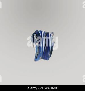Arte ispirata al frammento di ciotola a coste in mosaico di vetro, antico imperiale, fine 1st secolo a.C.–inizio 1st secolo d.C., romano, vetro; colato e lavorato, altro: 1 x 1 3/16 pollici. (2,5 x 3,1 cm), vetro, Body Fragment., blu traslucido e bianco opaco., lato quasi diritto., modello Mosaico formato, opere classiche modernizzate da Artotop con un tuffo di modernità. Forme, colore e valore, impatto visivo accattivante sulle emozioni artistiche attraverso la libertà delle opere d'arte in modo contemporaneo. Un messaggio senza tempo che persegue una nuova direzione selvaggiamente creativa. Artisti che si rivolgono al supporto digitale e creano l'NFT Artotop Foto Stock