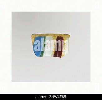 Arte ispirata dal frammento della ciotola di mosaico a strisce di vetro, antico imperiale, fine 1st secolo a.C.–inizio 1st secolo d.C., romano, vetro; getto, altro: 13/16 x 1 1/4 pollici. (2 x 3,2 cm), vetro, frammento di Rim., blu traslucido stratificato con bianco, blu turchese stratificato con giallo che appare verde, opere classiche modernizzate da Artotop con un tuffo di modernità. Forme, colore e valore, impatto visivo accattivante sulle emozioni artistiche attraverso la libertà delle opere d'arte in modo contemporaneo. Un messaggio senza tempo che persegue una nuova direzione selvaggiamente creativa. Artisti che si rivolgono al supporto digitale e creano l'NFT Artotop Foto Stock