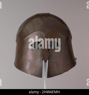 Arte ispirata al casco Bronzo di tipo Italiano-Corinzio del Sud, tardo classico o ellenistico, metà 4th-metà 3rd secolo a.C., greco, bronzo, H. 7 3/4 poll. (19,7 cm), Bronzi, questi caschi rappresentano adattamenti sud-italiani di tipo greco noti come Corinzi. La forma generale è, opere classiche modernizzate da Artotop con un tuffo di modernità. Forme, colore e valore, impatto visivo accattivante sulle emozioni artistiche attraverso la libertà delle opere d'arte in modo contemporaneo. Un messaggio senza tempo che persegue una nuova direzione selvaggiamente creativa. Artisti che si rivolgono al supporto digitale e creano l'NFT Artotop Foto Stock