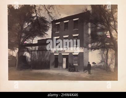 Arte ispirata da Slave Pen, Alexandria, Virginia, 1863, stampa in argento albume da vetro negativo, immagine: 25,6 x 36,5cm (10 1/16 x 14 3/8in.), fotografie, Andrew Joseph Russell (americano, 1830–1902), meglio conosciuto per le sue successive vedute commissionate dalla Union Pacific Railroad, A. J, opere classiche modernizzate da Artotop con un tuffo di modernità. Forme, colore e valore, impatto visivo accattivante sulle emozioni artistiche attraverso la libertà delle opere d'arte in modo contemporaneo. Un messaggio senza tempo che persegue una nuova direzione selvaggiamente creativa. Artisti che si rivolgono al supporto digitale e creano l'NFT Artotop Foto Stock