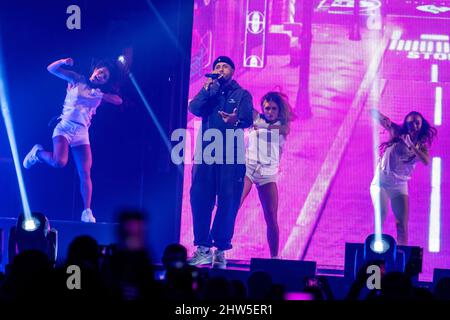 Orlando, Stati Uniti. 03rd Mar 2022. Il cantante Nicky Jam, vincitore del premio Latin Grammy Award, si esibisce sul palco durante il suo Infinity Tour presso l'Amway Center di Orlando, Florida, il 3 marzo 2022. (Foto di Ronen Tivony/Sipa USA) *** Please use Credit from Credit Field *** Credit: Sipa USA/Alamy Live News Foto Stock