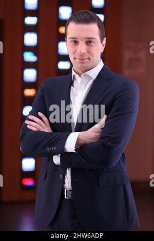 In esclusiva - Jordan Bardella al BFM TV Studios di Parigi, Francia, il 04 marzo 2022. Foto di Jerome Domine/ABACAPRESS.COM Credit: Abaca Press/Alamy Live News Foto Stock