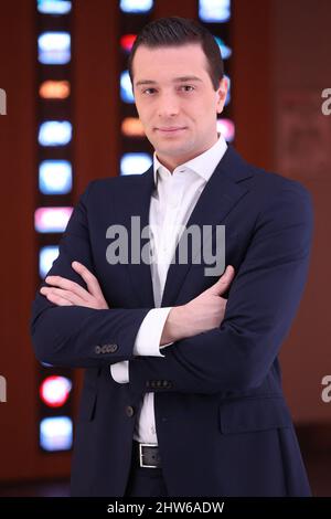 In esclusiva - Jordan Bardella al BFM TV Studios di Parigi, Francia, il 04 marzo 2022. Foto di Jerome Domine/ABACAPRESS.COM Credit: Abaca Press/Alamy Live News Foto Stock