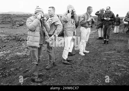21 astronauti della NASA hanno appena trascorso una settimana in Islanda, facendo uno studio della geologia dell'isola, che è la più vicina può arrivare alle condizioni del paesaggio sulla Terra, Domenica 9th luglio 1967. Due di questi ventuno saranno probabilmente i primi uomini di terra a camminare sulla superficie della luna, che culminerà il programma Apollo da £7.000 milioni di Stati Uniti. Foto Stock