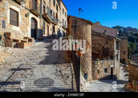 Centro storico di Mura nella regione di Bages, provincia di Barcellona, Catalogna, Spagna. Sant Llorenc del Munt i l'Obac parco naturale Bages Barcelona Províc Foto Stock