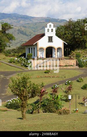 La Mariana Wedding Chapel, Villa Blanca Cloud Forest Hotel, Los Angeles Nature Reserve, San Ramon, Costa Rica, America Centrale Foto Stock